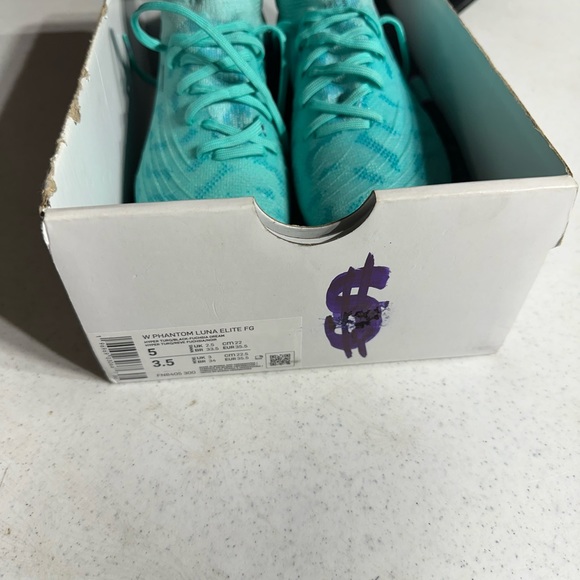 PHANTOM LUNA ELITE FG - size 3.5 Men’s / 5 Women’s - Picture 12 of 12